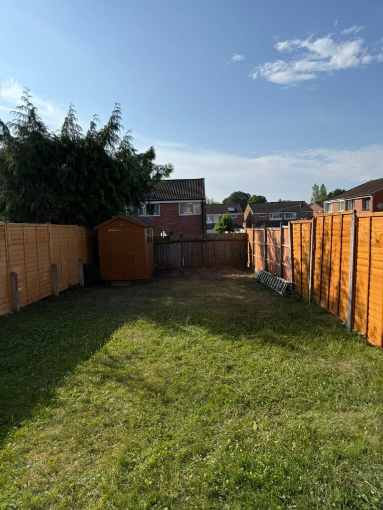 How to Maintain a Wooden Fence Through the South Wales Seasons