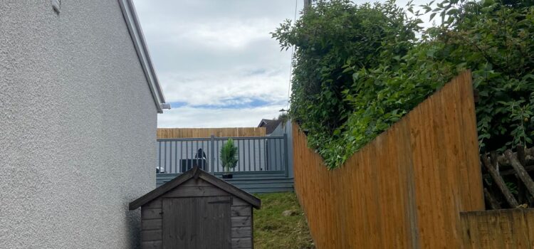 What Are the Legal Rules for Garden Fencing in South Wales?