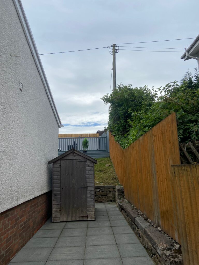 What Are the Legal Rules for Garden Fencing in South Wales?