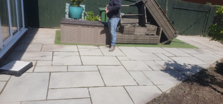 patio paving jet wash Rhiwinder